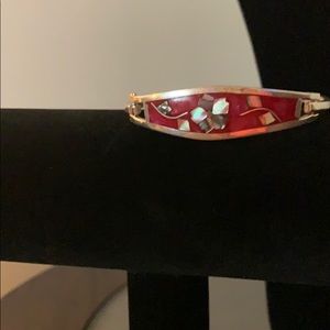 Hinged bangle bracelet